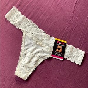 Maidenform Lace Trim Thong M/6 NWT